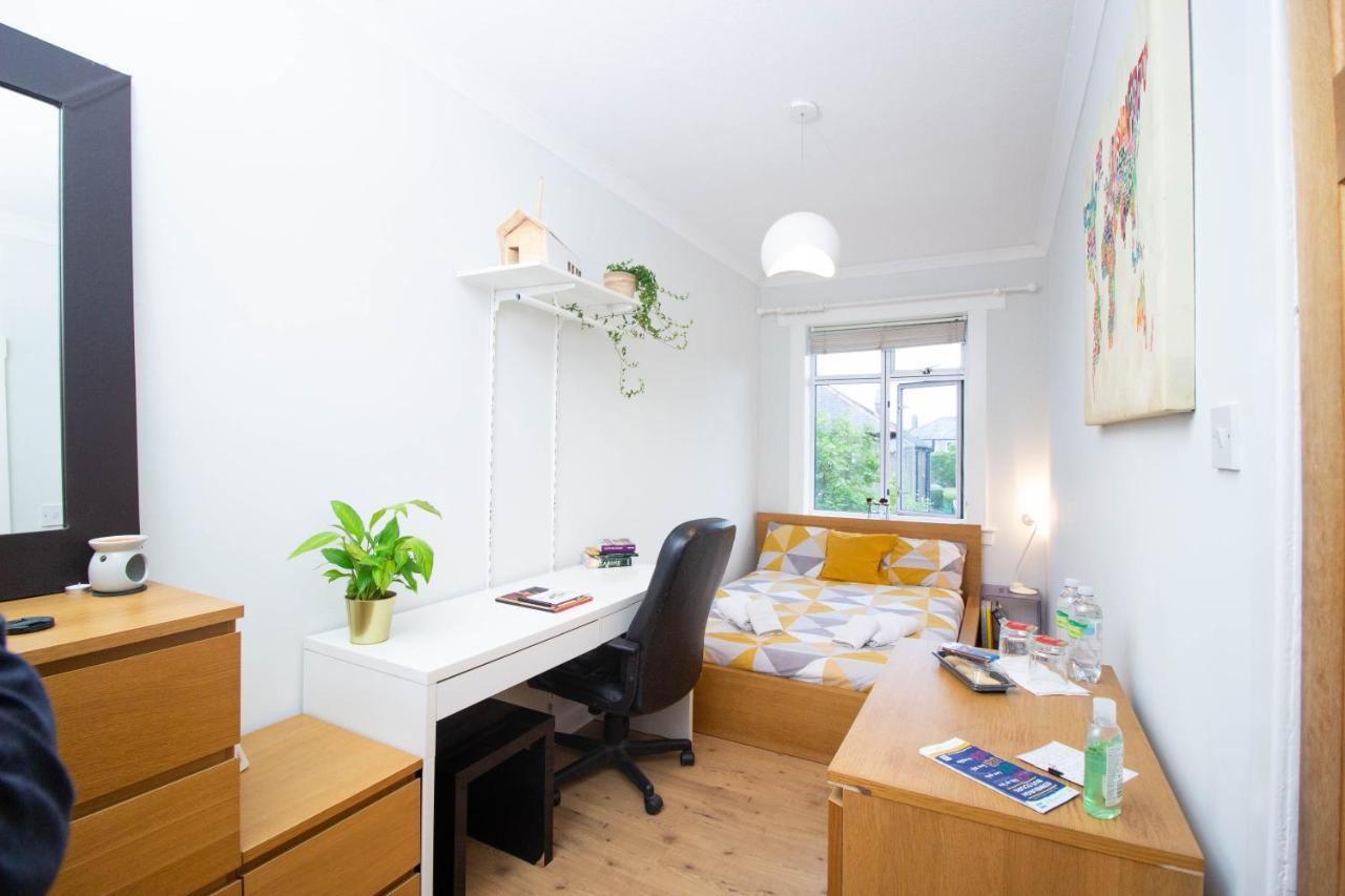 Lele'S Flat Edinburgh - 15 Minutes To Airport & City Centre エクステリア 写真